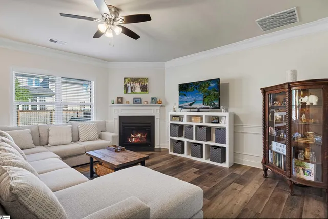 $322,000 | 412 Kindletree Way, Simpsonville, SC 29680