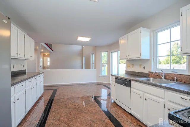 $3,950 | 27 Samantha Drive, Monroe Township, NJ 08831