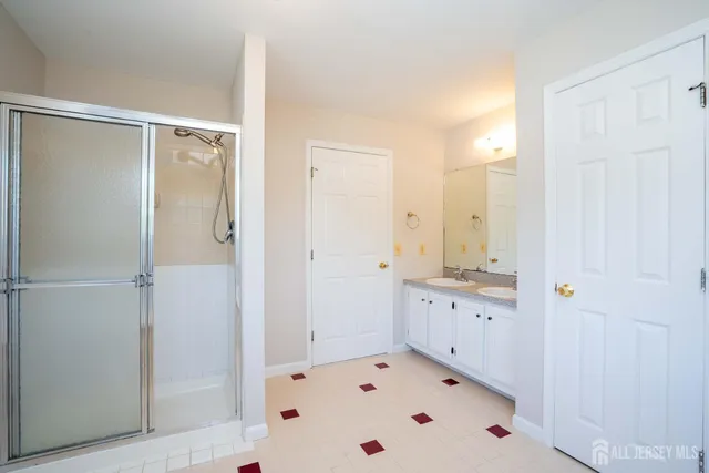 $3,950 | 27 Samantha Drive, Monroe Township, NJ 08831