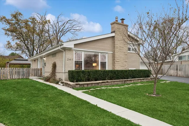 $535,000 | 241 Glendale Road, Glenview, IL 60025