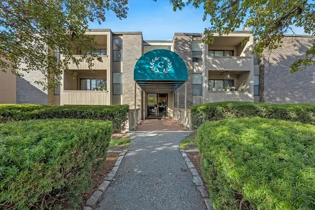 $270,000 | 42 Shrewsbury Green Drive, Unit I, Shrewsbury, MA 01545
