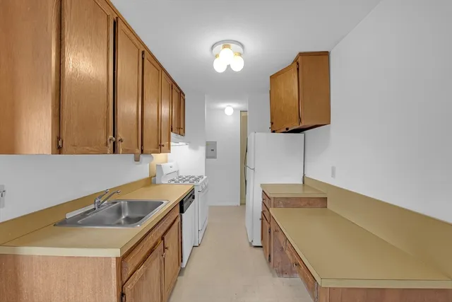 $270,000 | 42 Shrewsbury Green Drive, Unit I, Shrewsbury, MA 01545