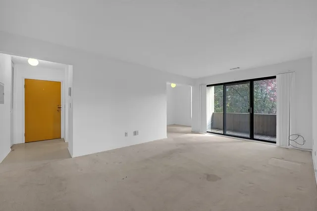 $270,000 | 42 Shrewsbury Green Drive, Unit I, Shrewsbury, MA 01545