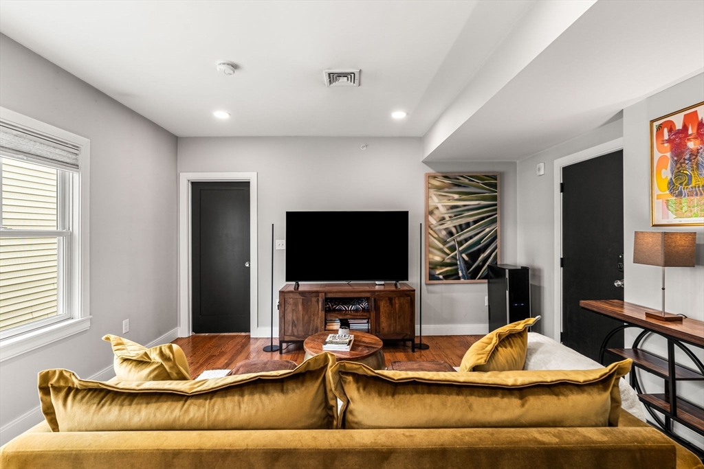 66 Falcon Street, Unit 4 Boston, MA 02128 - Photo 5 of 17