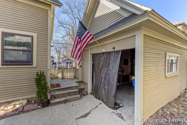 $374,900 | 921 Fairmount Street Southeast, Grand Rapids, MI 49506
