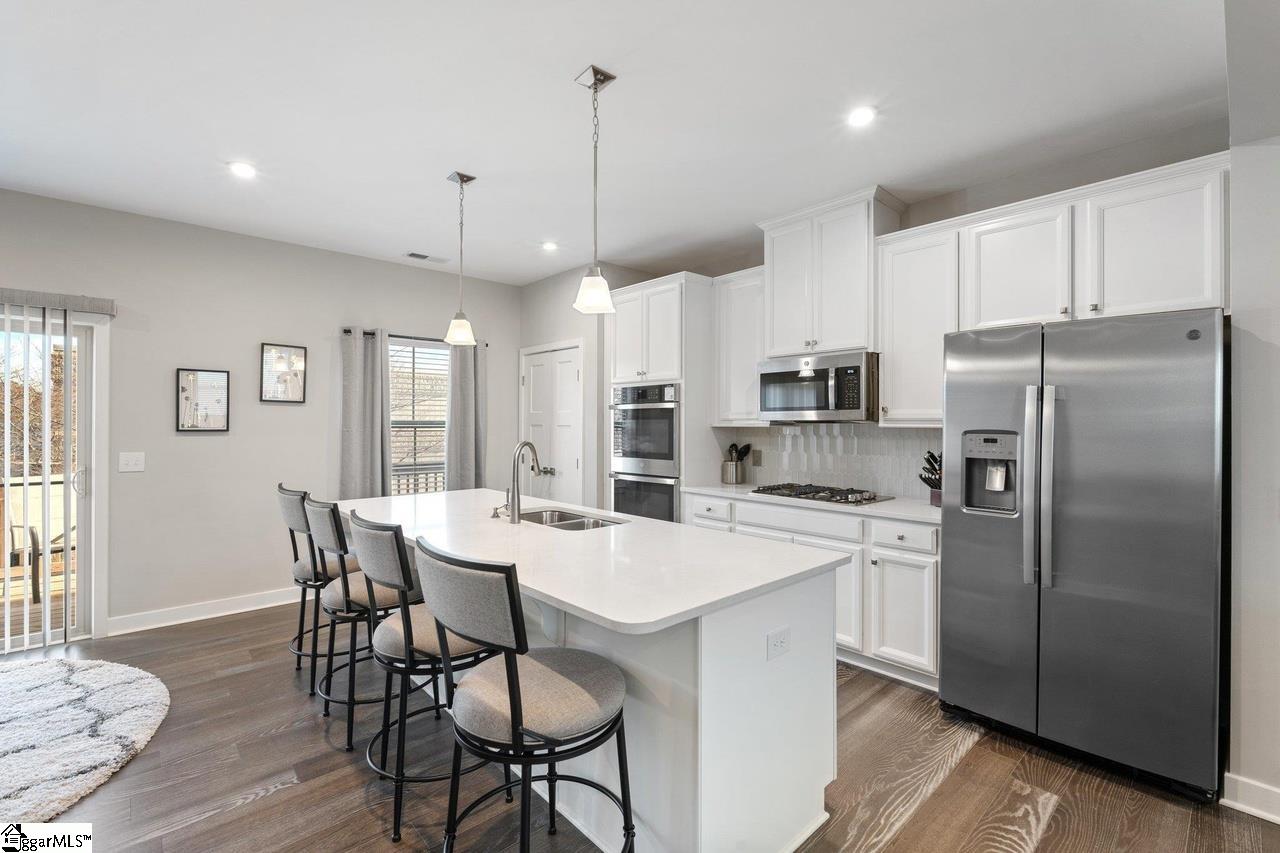 9 Eagle Wood Drive Greenville, SC 29607 - Photo 3 of 17