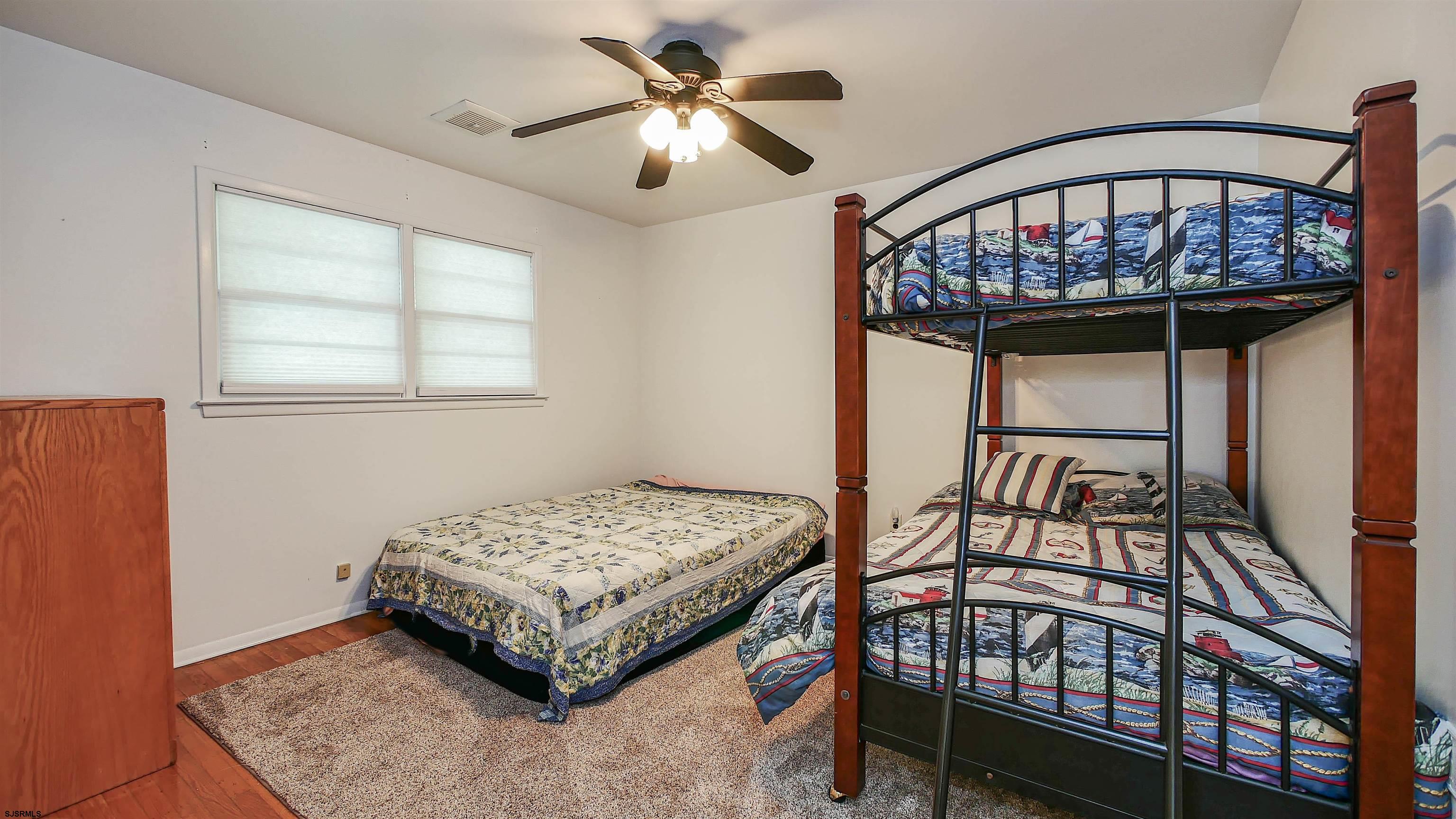 8 Malvern Road Somers Point, NJ 08244 - Photo 15 of 31 a living room with furniture