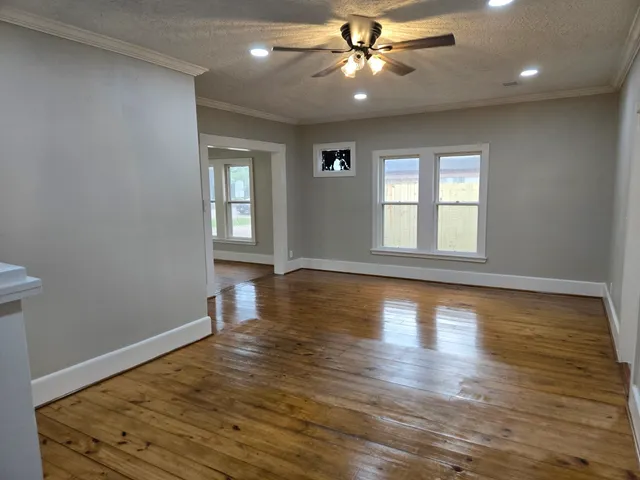 $4,000 | 1523 Avenue C, Katy, TX 77493