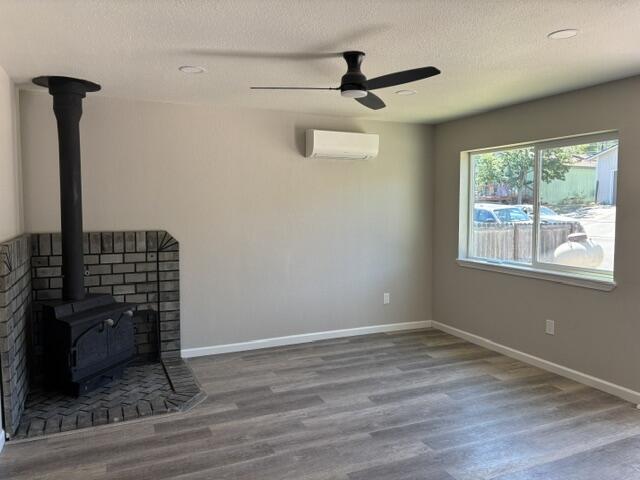 21 3rd Avenue Lewiston, CA 96052 - Photo 3 of 16 living room