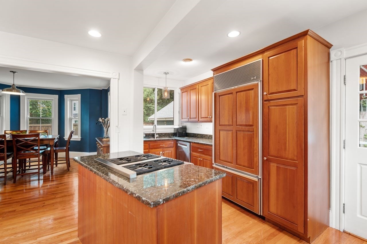 28 River Road Weston, MA 02493 - Photo 7 of 23 Gallery Image 7