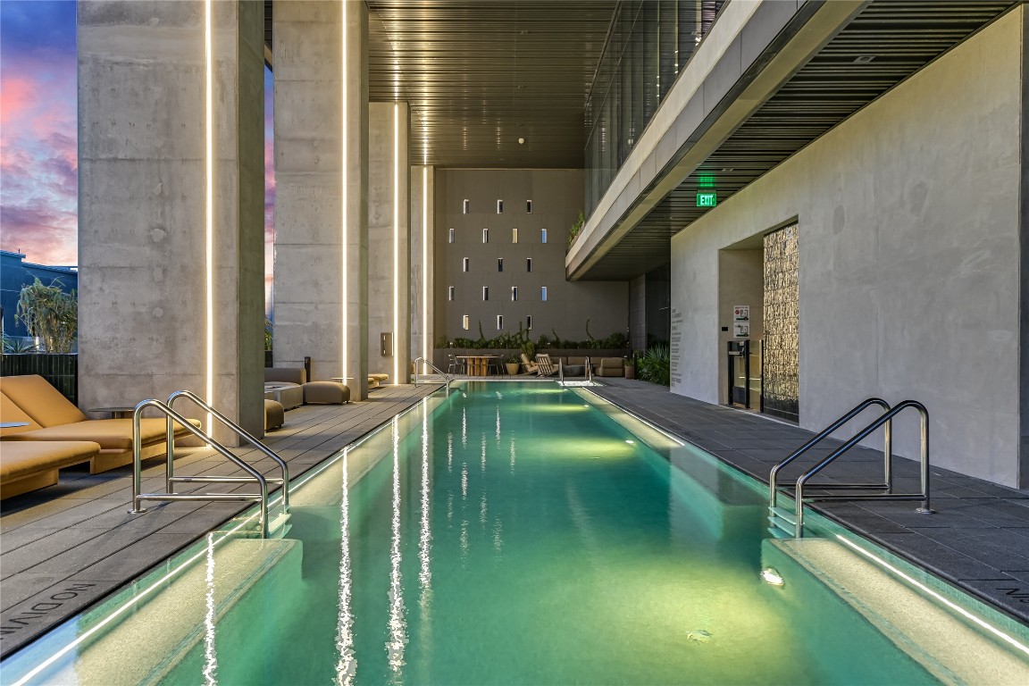 610 Davis Street, Unit 3104 Austin, TX 78701 - Photo 23 of 40 View of indoor community pool