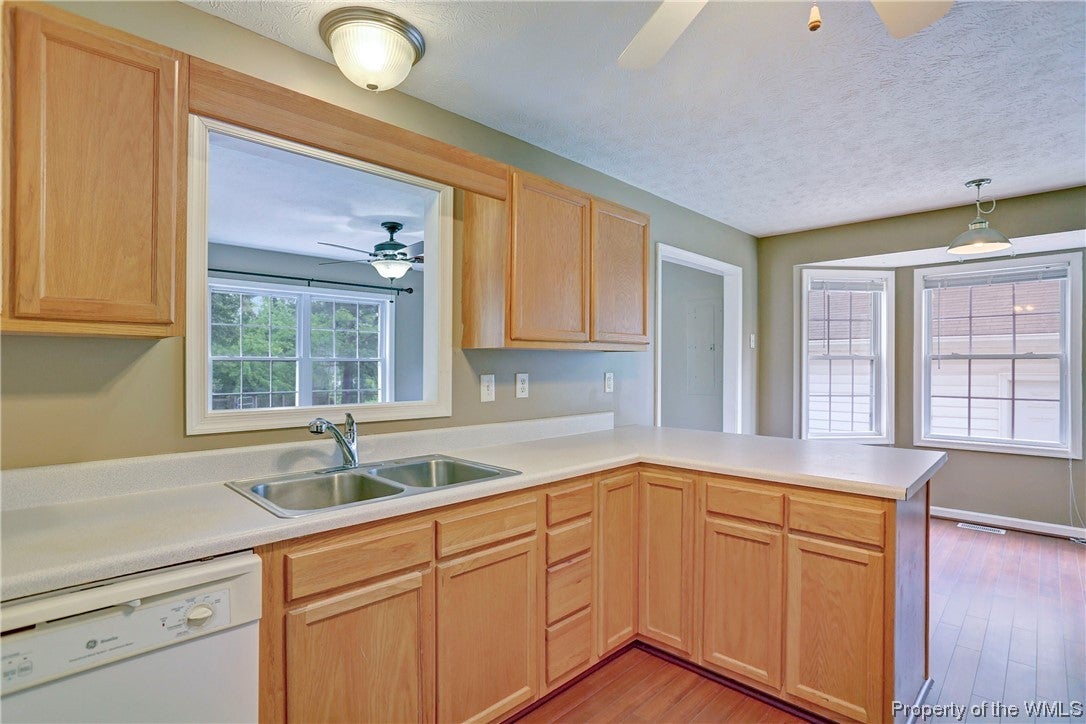 911 Riverside Drive Lanexa, VA 23089 - Photo 15 of 30 Gallery Image 15