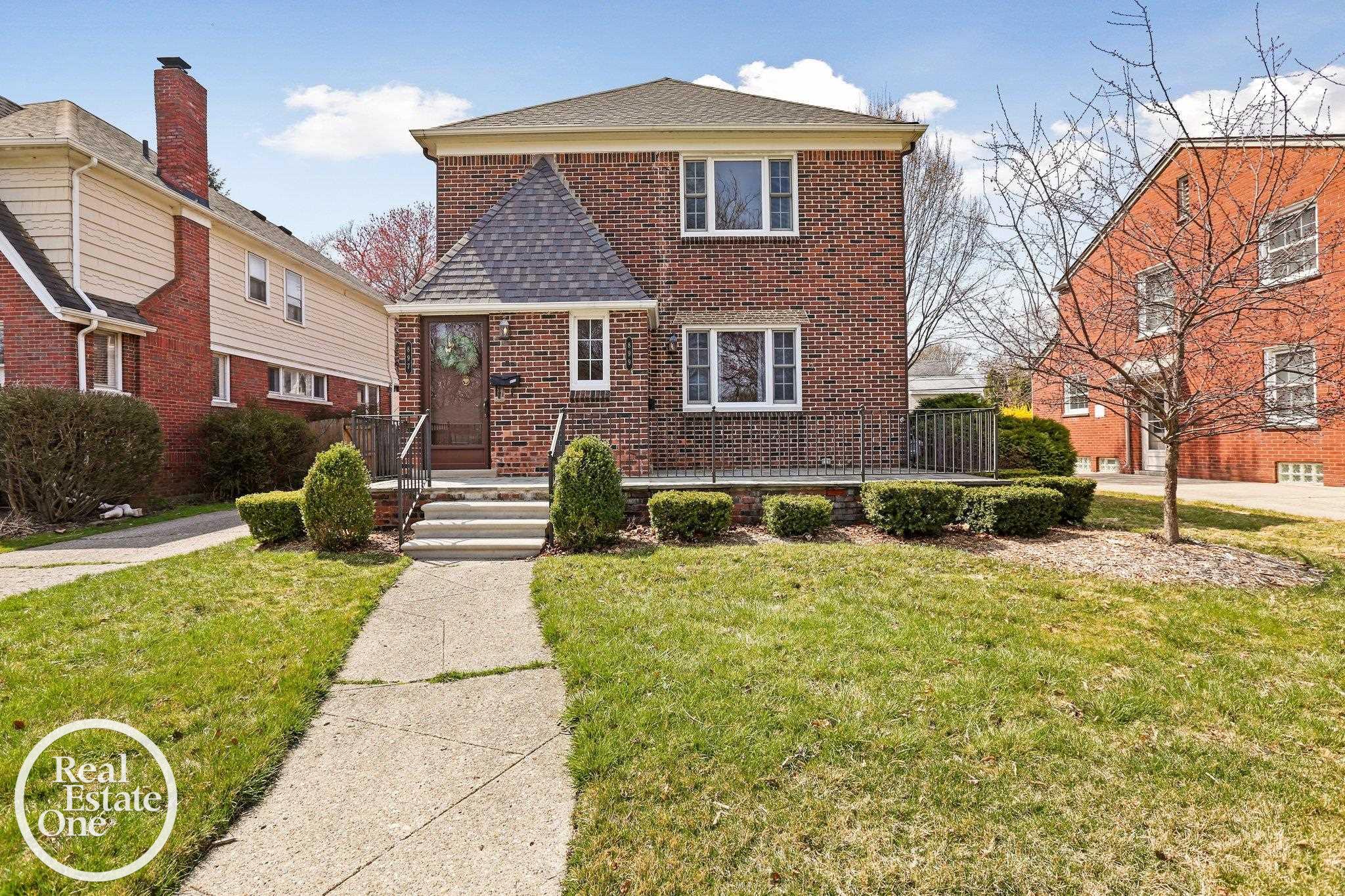 897 Rivard Boulevard Grosse Pointe, MI 48230 - Photo 42 of 42 50212858-dce3dc84-ffab-42b3-ab9d-542725248fd1.JPG