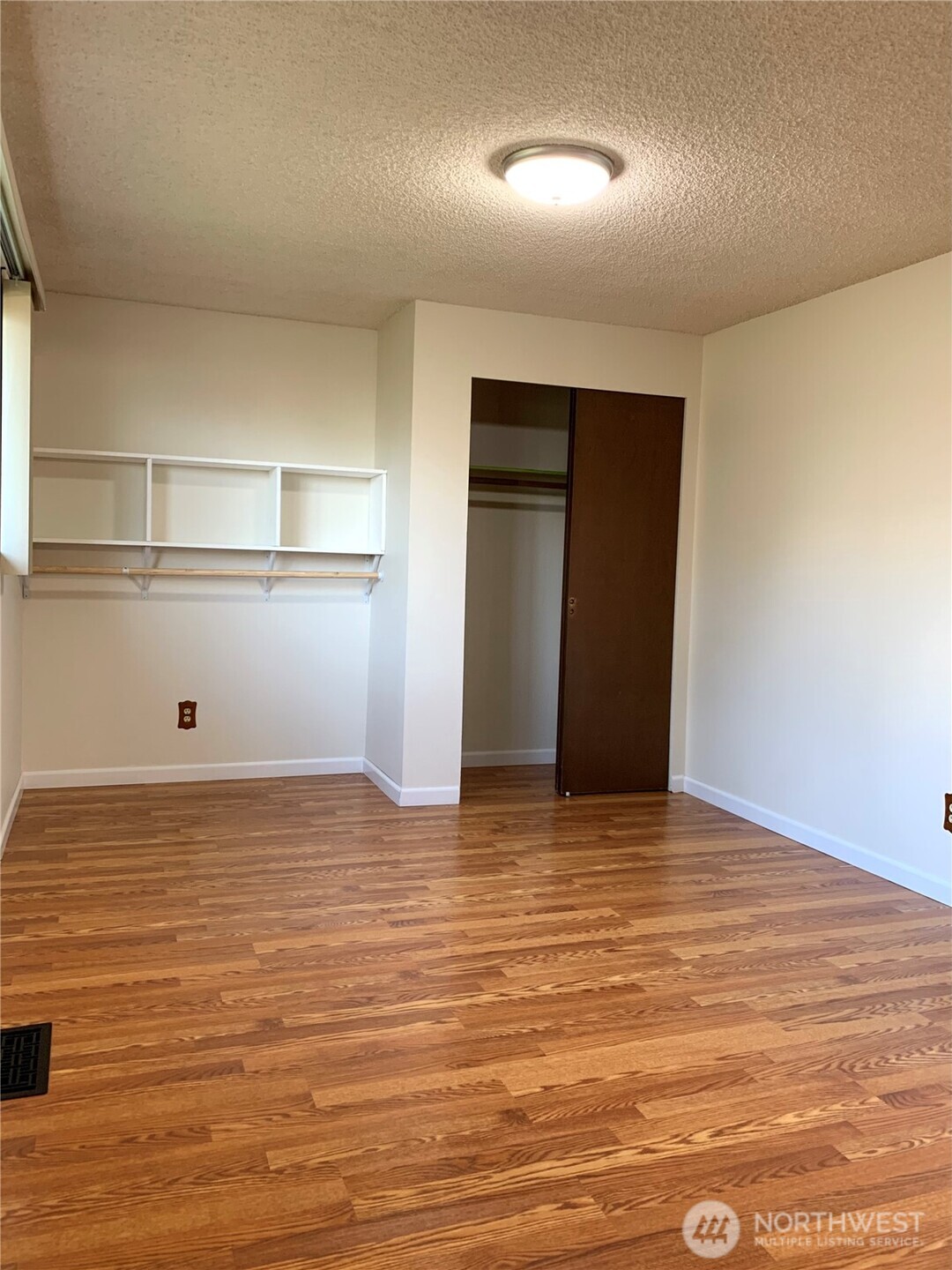 29818 4th Avenue Southwest Federal Way, WA 98023 - Photo 17 of 40 a view of an empty room