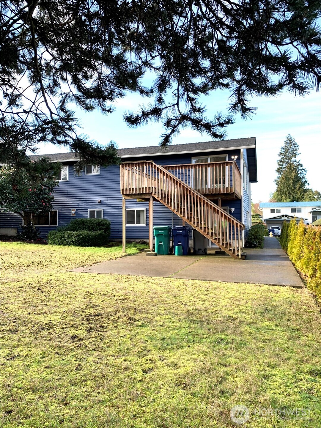 29818 4th Avenue Southwest Federal Way, WA 98023 - Photo 32 of 40 a view of a swimming pool and deck