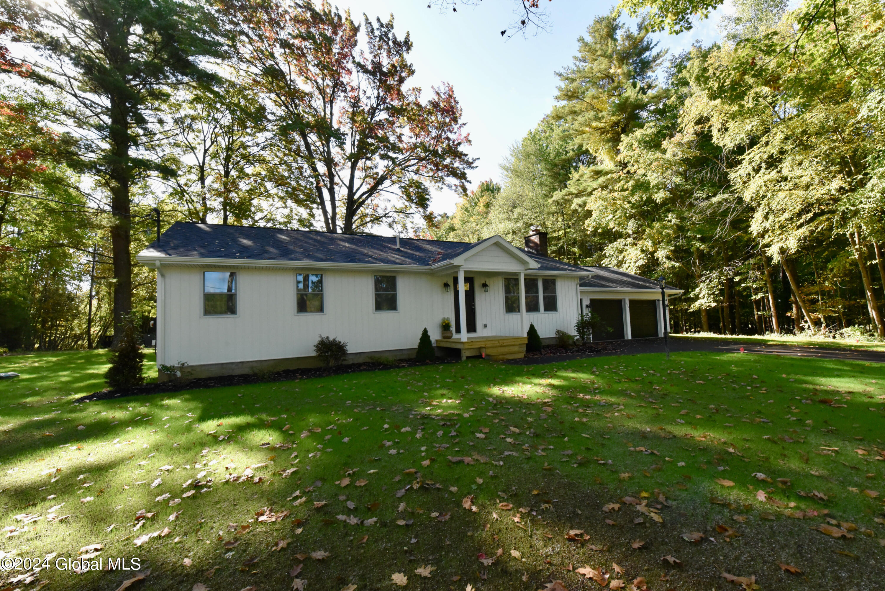 370 Leroux Road Middle Grove, NY 12850 - Photo 12 of 73 16