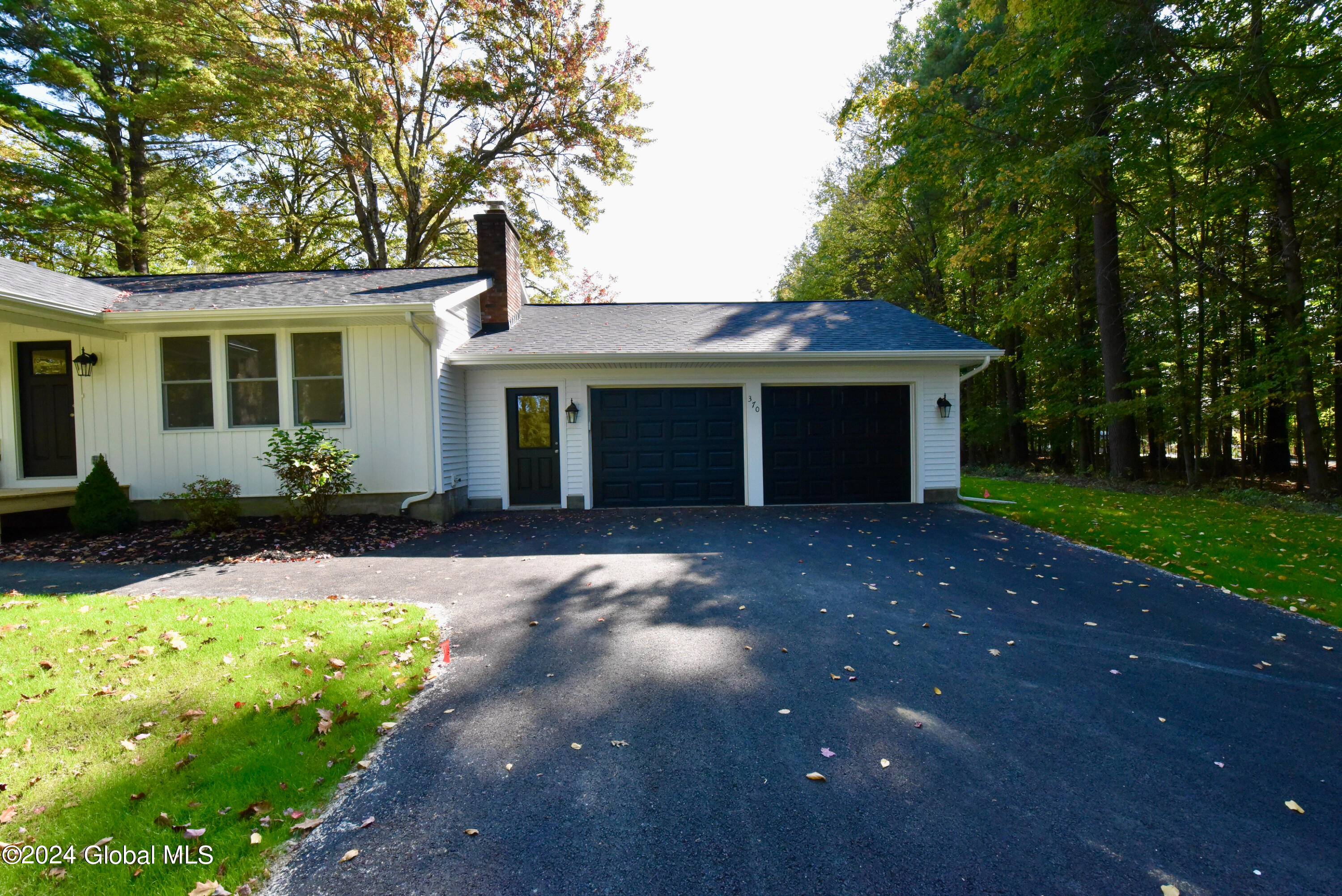 370 Leroux Road Middle Grove, NY 12850 - Photo 4 of 73 3