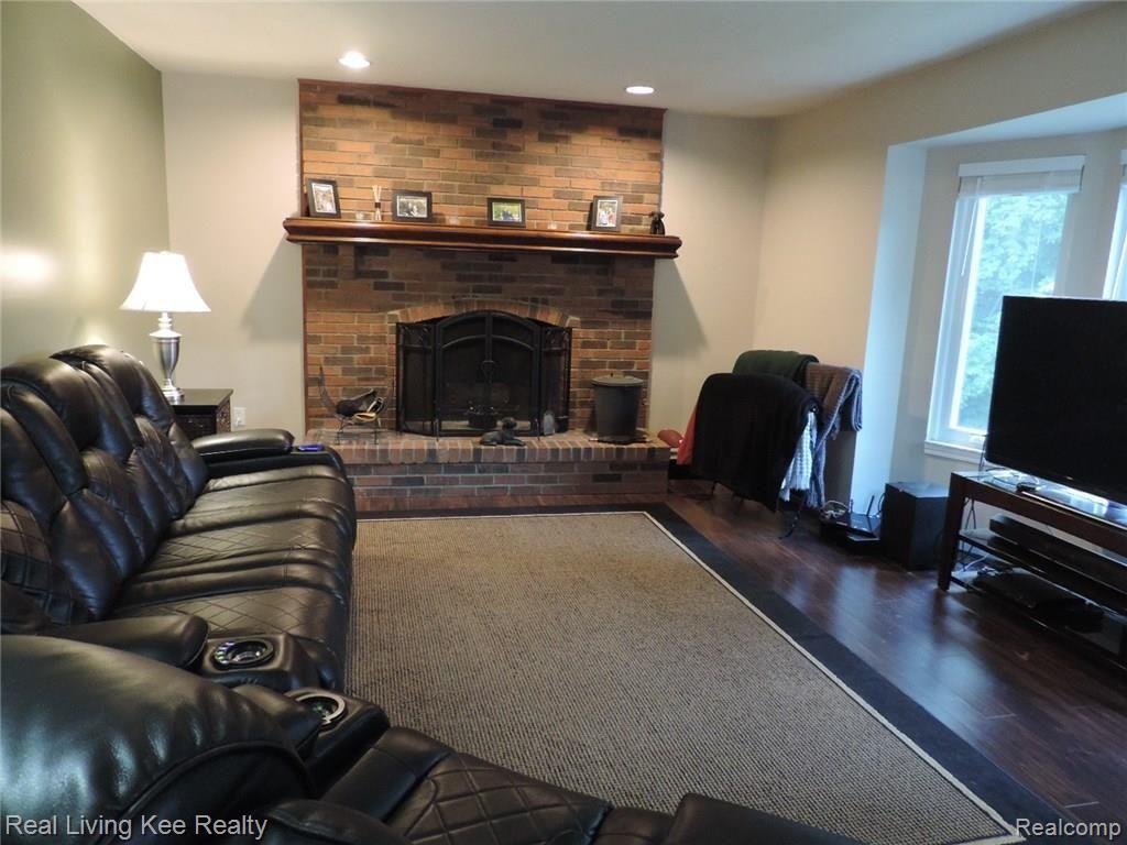 295 Whitney Drive Rochester Hills, MI 48307 - Photo 13 of 42
