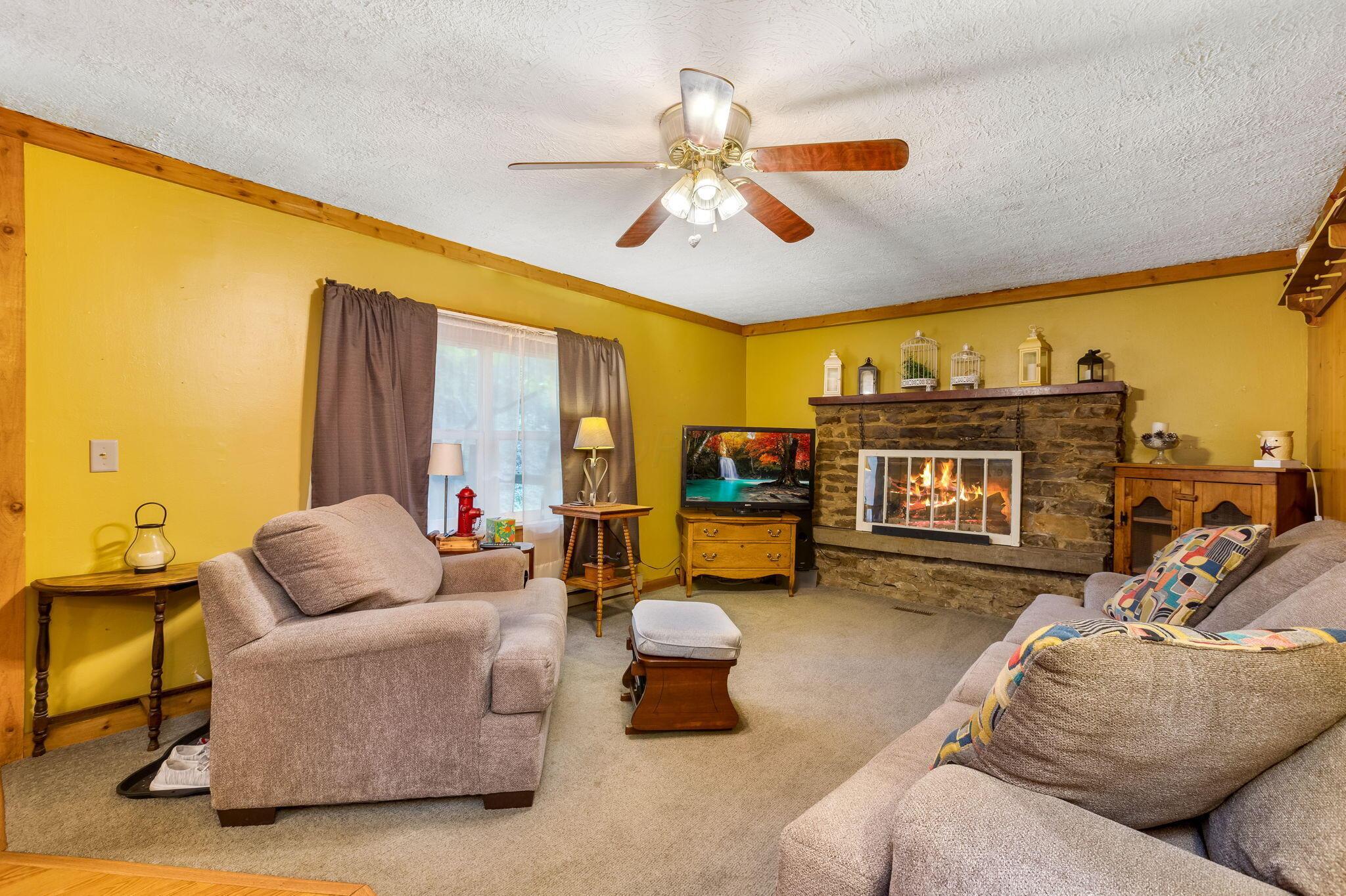 9126 Walnut Dowler Road Logan, OH 43138 - Photo 9 of 46 Living Room