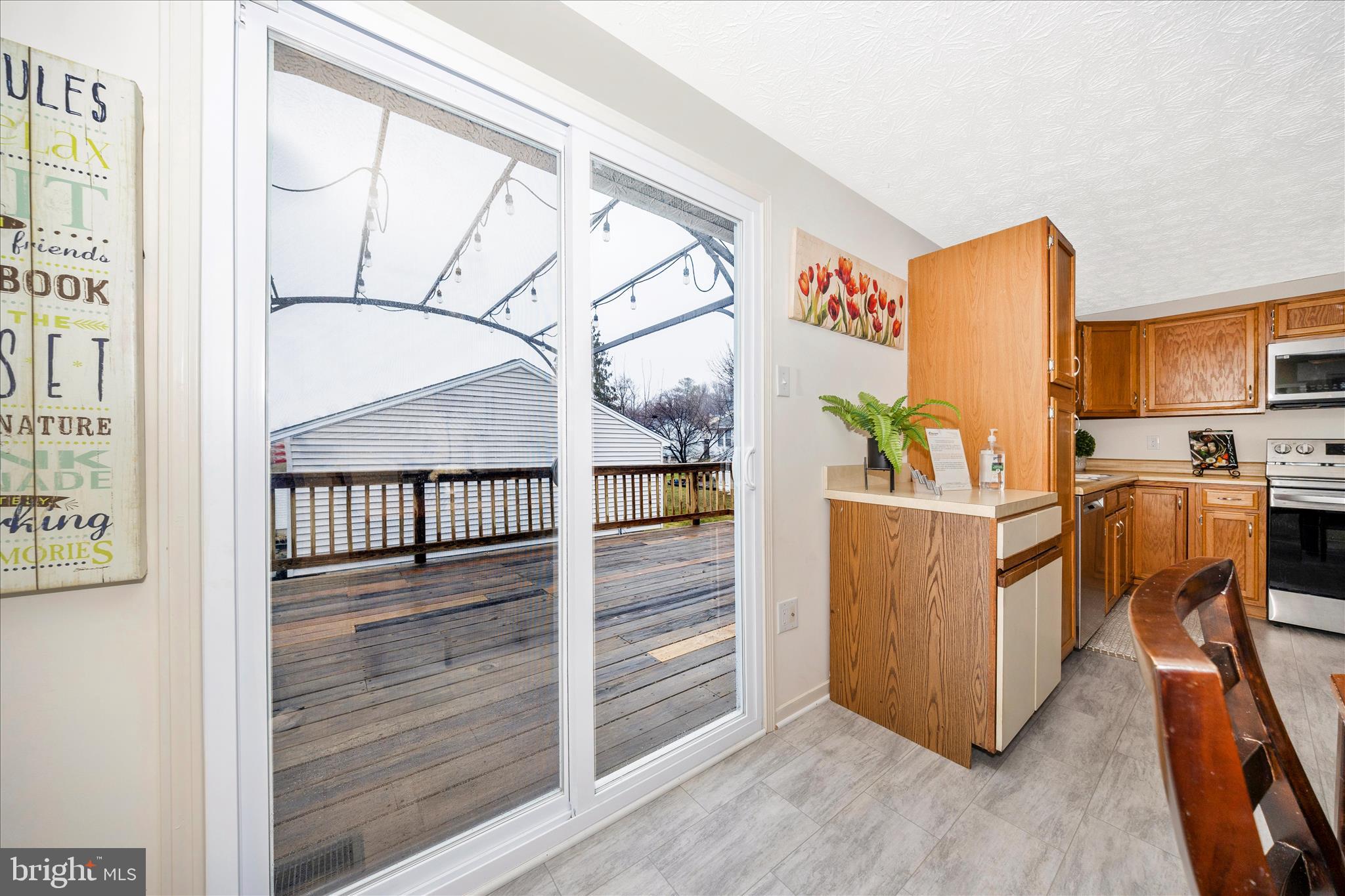 3 Contour Road Mount Airy, MD 21771 - Photo 17 of 54 a view of a hallway with seating area