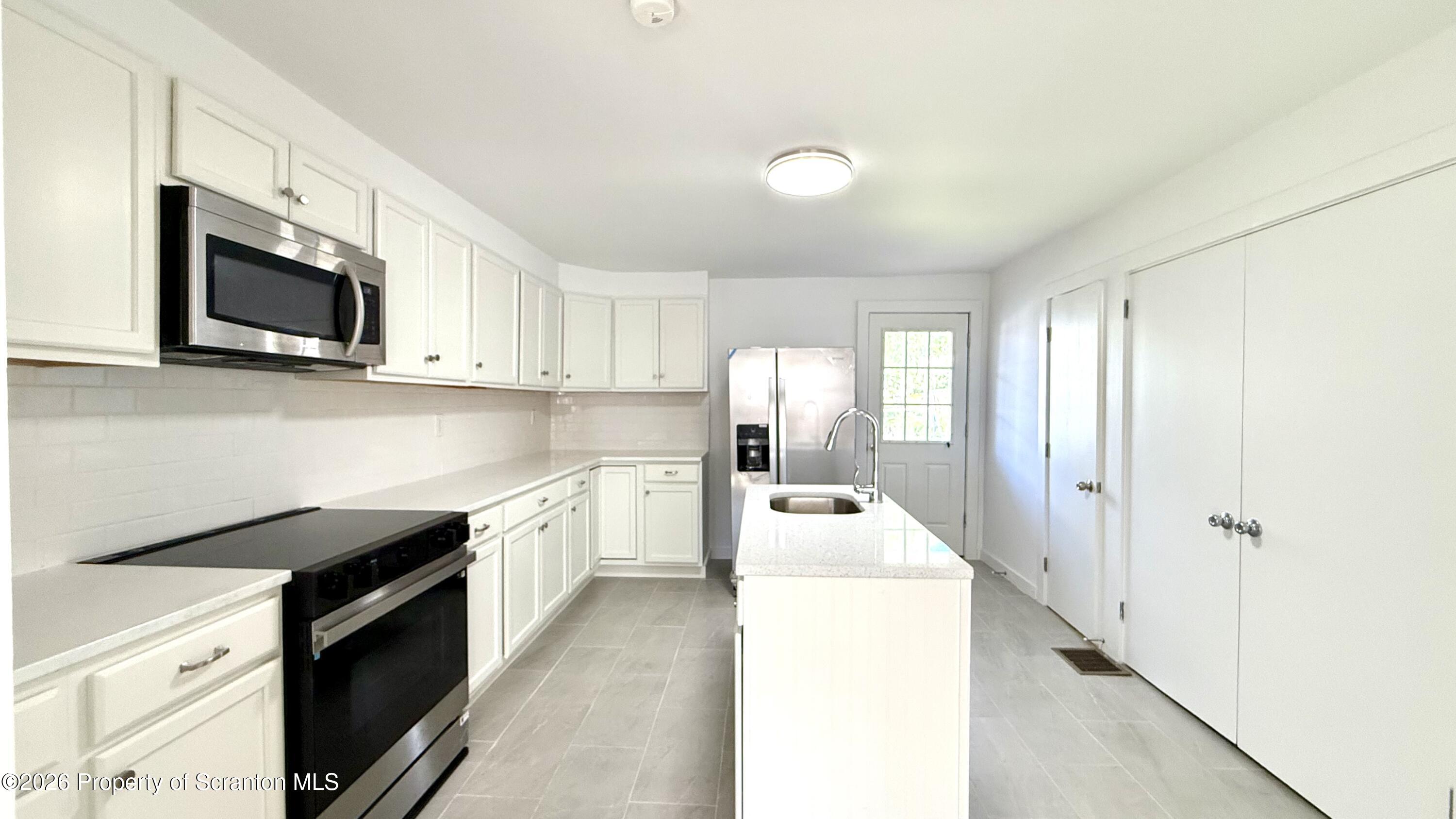 1032 Chestnut Street Sunbury, PA 17801 - Photo 5 of 25 IMG_2546
