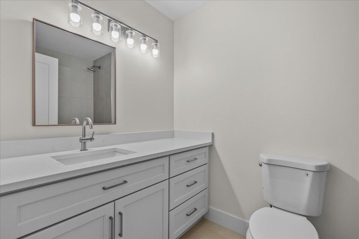 402 Springdale Circle, Unit 40B Palm Springs, FL 33461 - Photo 17 of 29 16-JLC_5228