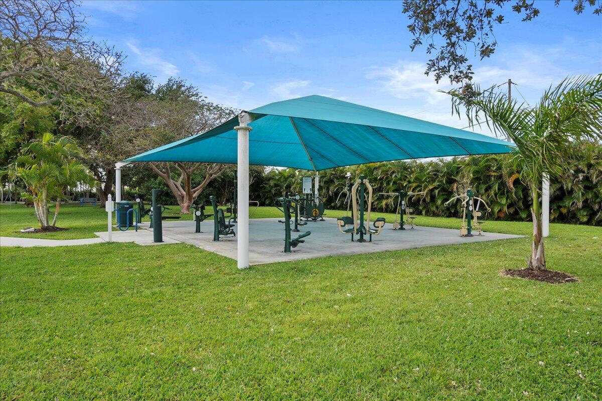 402 Springdale Circle, Unit 40B Palm Springs, FL 33461 - Photo 28 of 29 28-JLC_9733