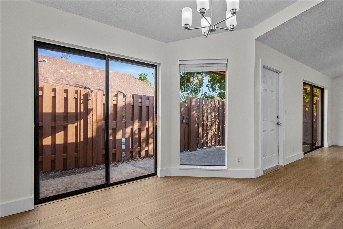 402 Springdale Circle, Unit 40B Palm Springs, FL 33461 - Photo 6 of 29 10-JLC_5193