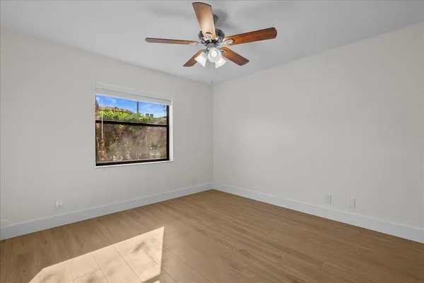 $2,400 | 402 Springdale Circle, Unit 40B, Palm Springs, FL 33461