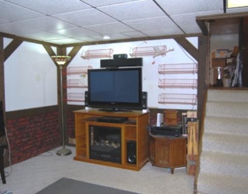 300 McKinney Road Wexford, PA 15090 - Photo 11 of 18 Den/Family/Great Room.