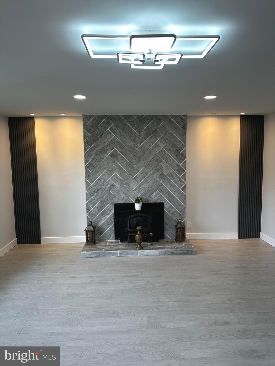 99 Elfreth Road Huntingdon Valley, PA 19006 - Photo 3 of 29 Living room