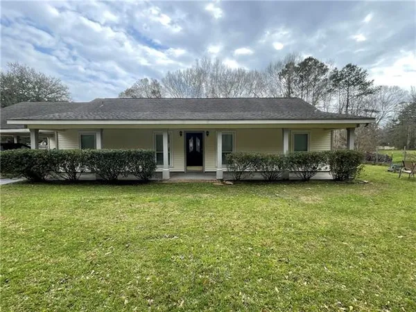 $1,650 | 62424 Highway 434, Lacombe, LA 70445