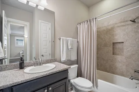 $479,000 | 530 Imperial Boulevard, Sugar Land, TX 77498
