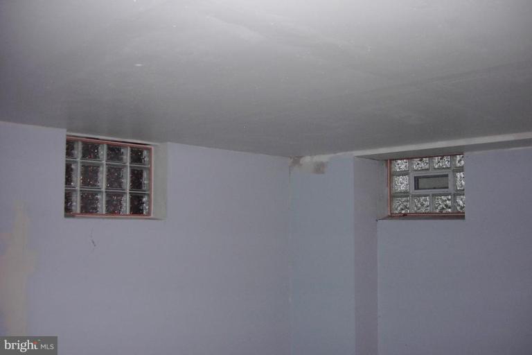 5505 Catalpha Road Baltimore, MD 21214 - Photo 22 of 23 Glass Block Windows