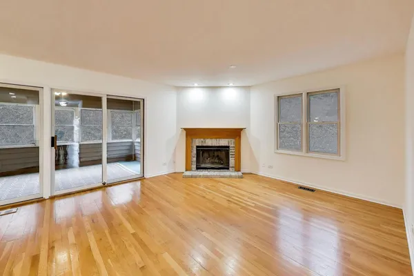 $3,495 | 325 North Water Street, Unit 325, Batavia, IL 60510