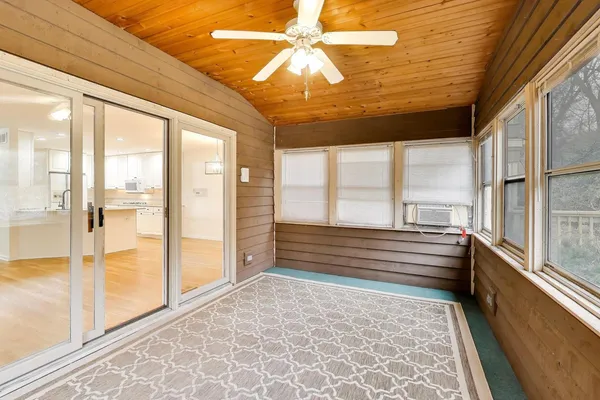 $3,495 | 325 North Water Street, Unit 325, Batavia, IL 60510