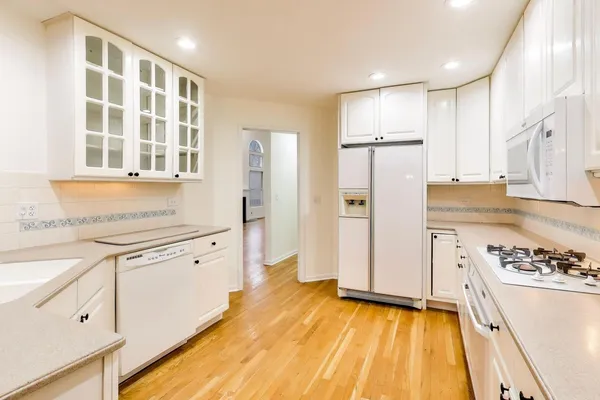 $3,495 | 325 North Water Street, Unit 325, Batavia, IL 60510