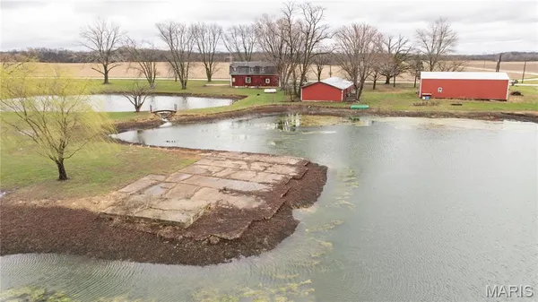 $249,900 | 168 Southeast 450 Avenue, Carrollton, IL 62016