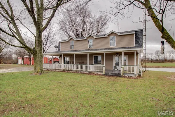 $249,900 | 168 Southeast 450 Avenue, Carrollton, IL 62016