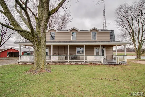 $264,900 | 168 Southeast 450 Avenue, Carrollton, IL 62016