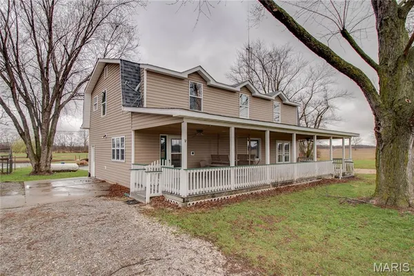 $264,900 | 168 Southeast 450 Avenue, Carrollton, IL 62016