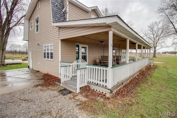 $249,900 | 168 Southeast 450 Avenue, Carrollton, IL 62016