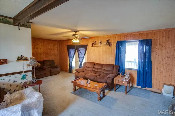 $264,900 | 168 Southeast 450 Avenue, Carrollton, IL 62016