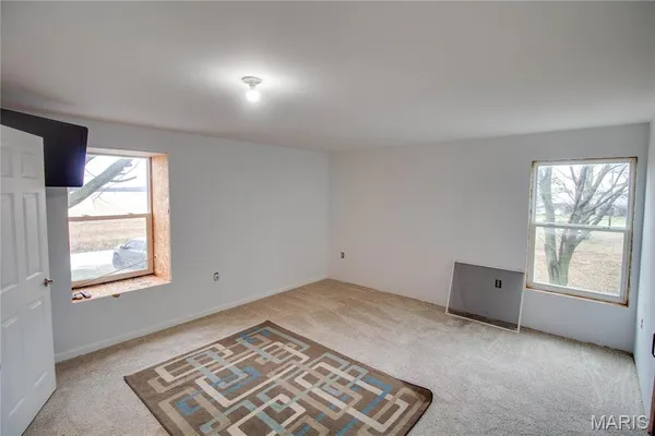 $264,900 | 168 Southeast 450 Avenue, Carrollton, IL 62016