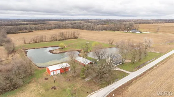 $249,900 | 168 Southeast 450 Avenue, Carrollton, IL 62016