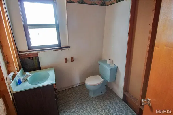 $264,900 | 168 Southeast 450 Avenue, Carrollton, IL 62016