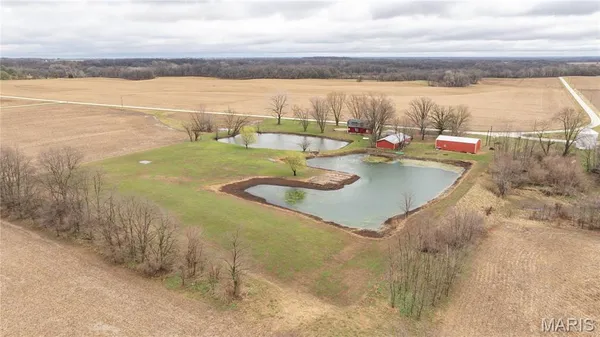 $264,900 | 168 Southeast 450 Avenue, Carrollton, IL 62016