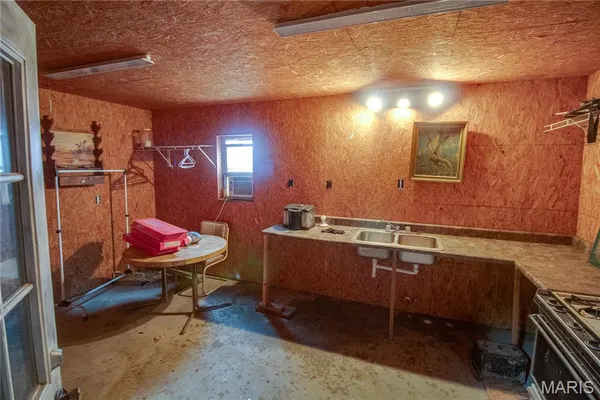 $264,900 | 168 Southeast 450 Avenue, Carrollton, IL 62016