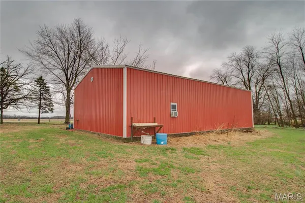 $249,900 | 168 Southeast 450 Avenue, Carrollton, IL 62016