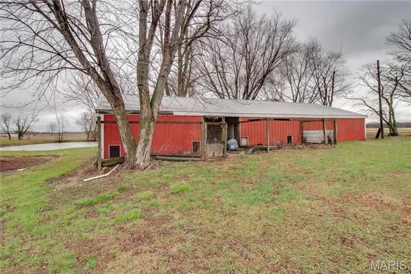 $264,900 | 168 Southeast 450 Avenue, Carrollton, IL 62016